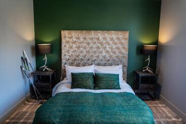 Deira Hotel & Apartments