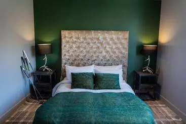 Deira Hotel & Apartments