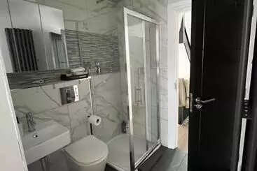 Majatalo Double Guest Room 40 Minutes From Central London