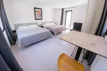 پانسیون Room In Peaceful Villa 15 Min From The Beach
