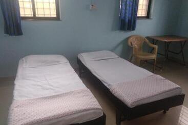 Bed and Breakfast Jeevandeep T S K Paryatak Niwas Nirawade