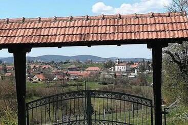 تختخواب و صبحانه Kuća Marić