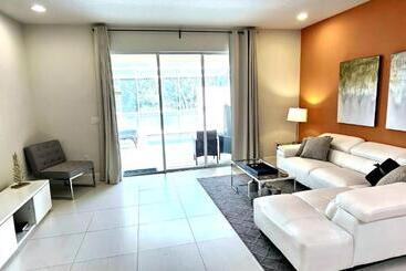 Aamiaismajoitus (B&B) Queen Suite With Private Bathroom Near Orlando