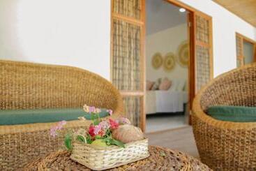 هتل Corales De Orika