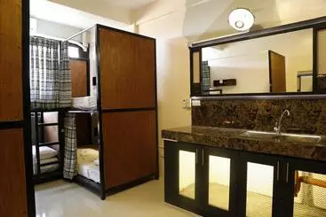 870 Hostel