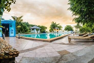 Thresher Cove Dive Resort