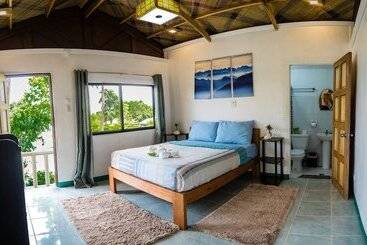 Thresher Cove Dive Resort