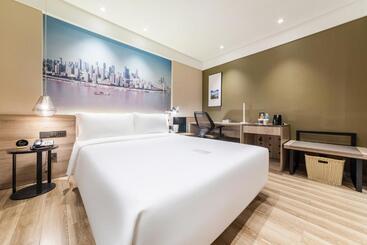 Atour Hotel Chongqing Liziba Lianglukou Subway Station