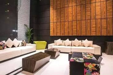 هتل Sway Suites