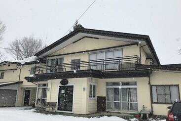 پانسیون Hakuba West Coast Inn Villa