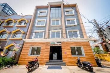 Hotel Goroomgo Deep Ganga Inn Puri Sea View Room   Luxury Room With Lift And Parking Faciltiies   Mostly R