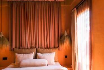 El Barrio Boutique Hotel & Bar