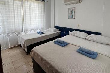 Hotel New Golden Gate