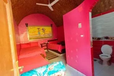 پانسیون Kamel House