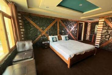 Shanghai Resort   Skardu