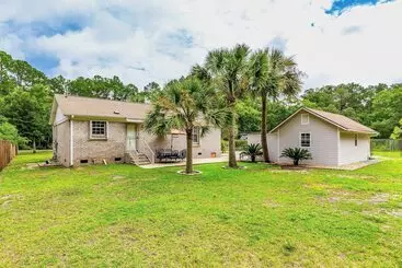コテージ Navarre Home W/ Palm Tree Views ~ 4 Mi To Beach!