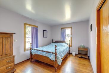 بيت ريفى Rural Middlefield Home On Peaceful Working Farm!