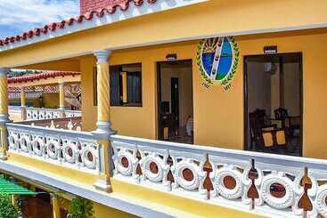 پانسیون Alcazar Family Resort