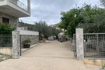 Pensjonat Effie S Maisonette With Detached Studio