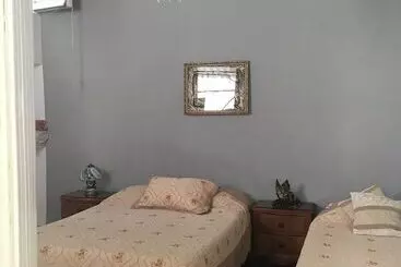 پانسیون Hostal Roberto Y Marta