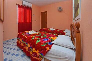 پانسیون Hostal Alcuria