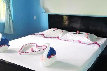 هتل Golden Beach Resort