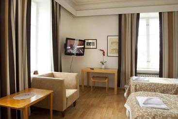 Hotel Li Ravintola Mäntän Klubi