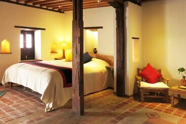 هتل The Inn Patan