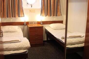 Laivahostel S/s Bore