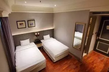 Hotel 麗隆商旅lilong