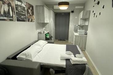 مبيت وإفطار Room V 1944