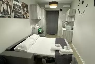 تختخواب و صبحانه Room V 1944