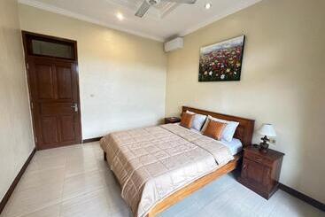 Panzió Naeera Guest House