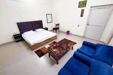 Resort The Hornbill Retreat