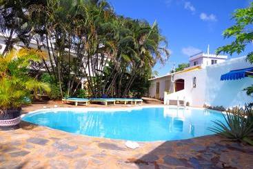 هتل Estancia Playita Las Galeras