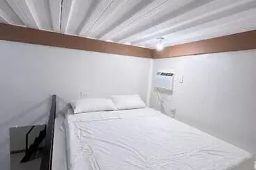 Huoneistohotelli Two Seasons Apartelle Koronadal