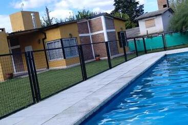 هتل آپارتمان Complejo De Cabañas Ernestina Santa Monica