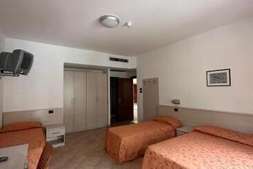 בית מלון כפרי Athena Palace