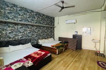 هتل Maa Annapurna Home Stay