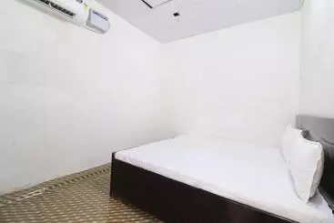 Dam  S Hotel And Restaurant