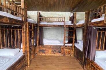 호텔 In The Jungle Camps