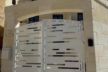 پانسیون Hacienda Farmhouse By The Nest