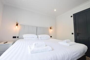 پانسیون The Righ