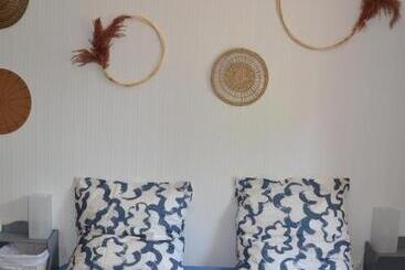 پانسیون Maison Rénovée Avec Terrasse Privative Et Jardin Au Centre De Gemenos