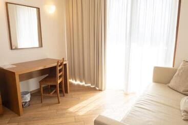 בית מלון כפרי Domus Laetitiae Assisi