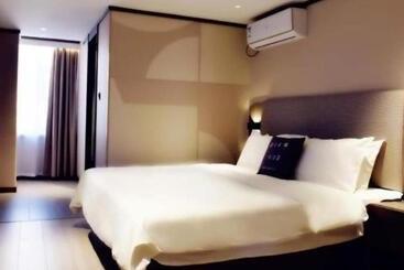 Hanting Hotel Linjiang Municipal Government