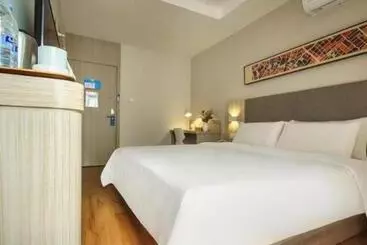 Hanting Hotel Luzhou Bell And Drum Tower