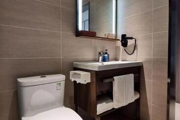 Hanting Hotel Yulin Development Zone Wanda Plaza