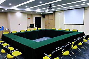 Crystal Orange Hotel Nanjing Olympic Sports Zhongsheng International Expo Center