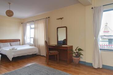 تختخواب و صبحانه Sherwi Hyul